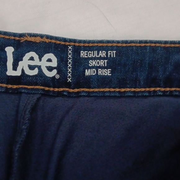 Blue Jean skirt with attached  shorts. - Picture 5 of 5